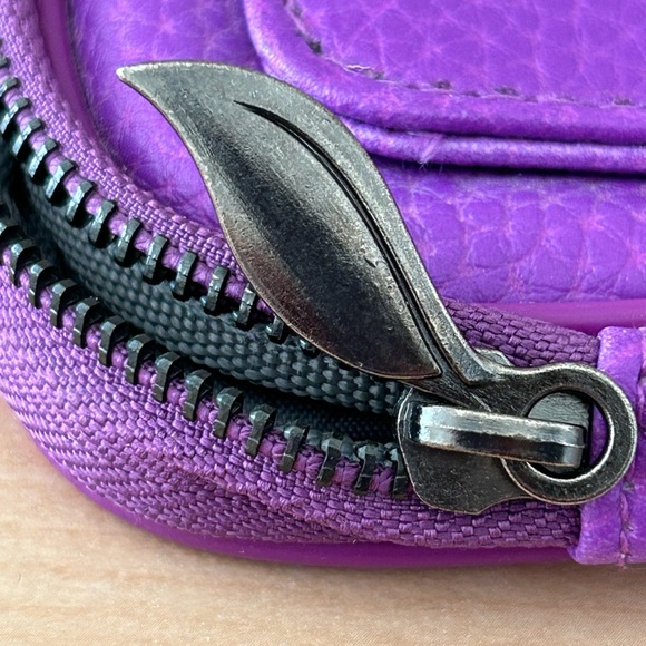 Young Living Essential Oil Travel Case Purple - Picture 7 of 7